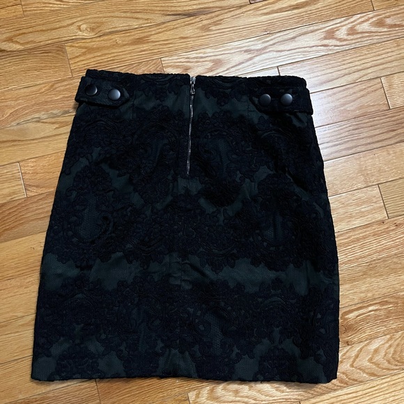 Robert Rodriguez short skirt. Dark green with black lace overlay. Size 2. - Picture 2 of 2